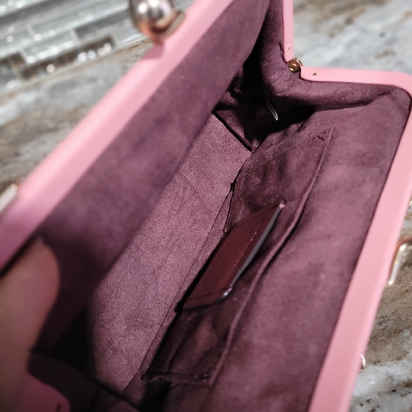 Coach Kiss lock Crossbody - Picture 5 of 6